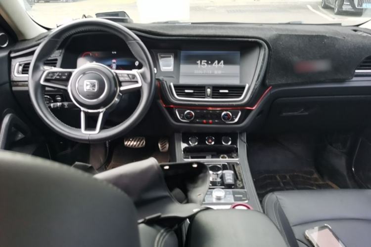 Used Zotye T600 2016 Sport Edition 2.0T DCT Prestige Model Center Console