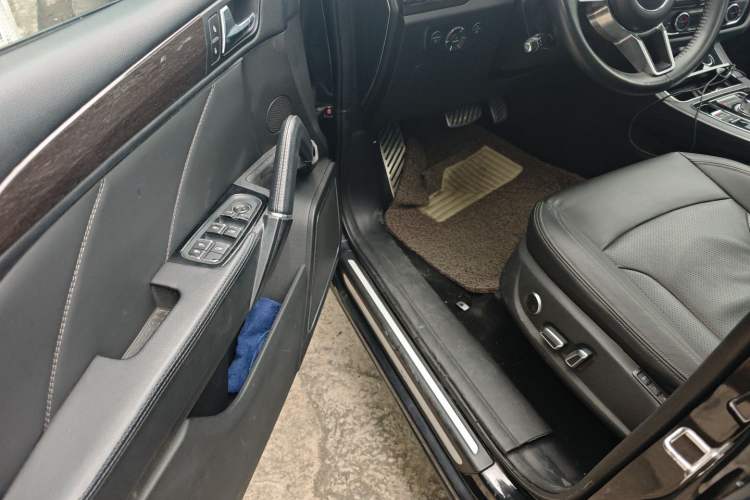 Used Zotye T600 2016 Sport Edition 2.0T DCT Luxury Model Driver Seat