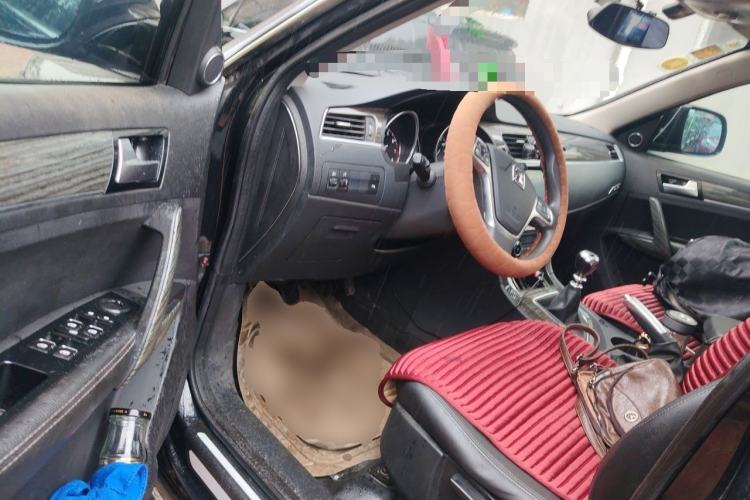 Used Zotye T600 2016 1.5T Manual Luxury Model Driver Seat