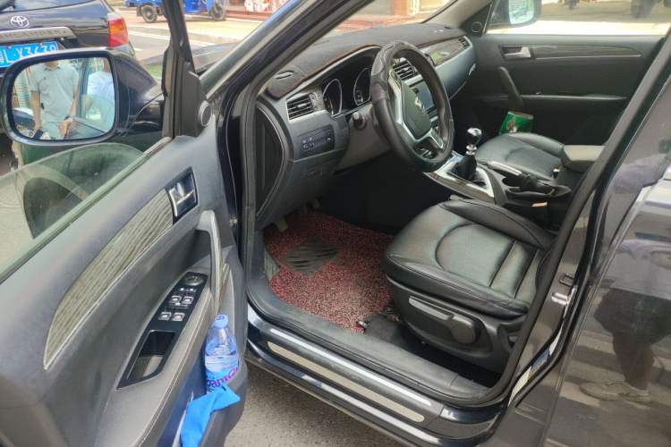 Used Zotye T600 2016 1.5T Manual Luxury Model Driver Seat