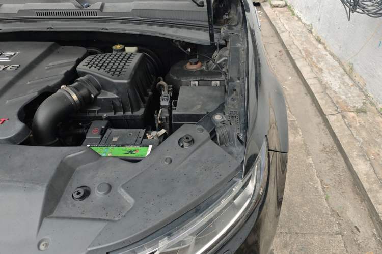Used Zotye T600 2016 Sport Edition 2.0T DCT Luxury Model Engine Bay Left