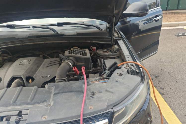 Used Zotye T600 2016 Sport Edition 1.5T Manual Luxury Model Engine Bay Left