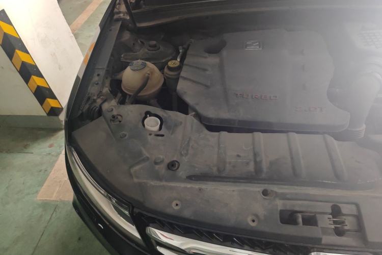 Used Zotye T600 2016 2.0T DCT Prestige Edition Engine Bay Right