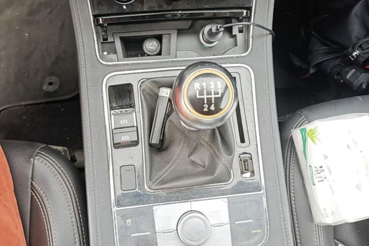 Used Zotye T600 2016 Sport Edition 1.5T Manual Luxury Model Gear Lever