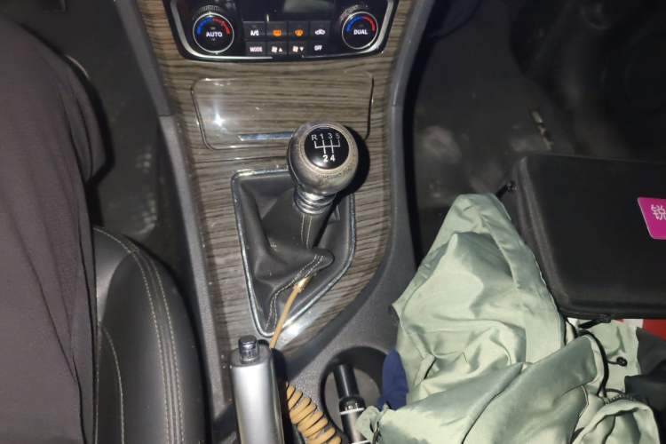 Used Zotye T600 2016 1.5T Manual Luxury Edition Gear Lever