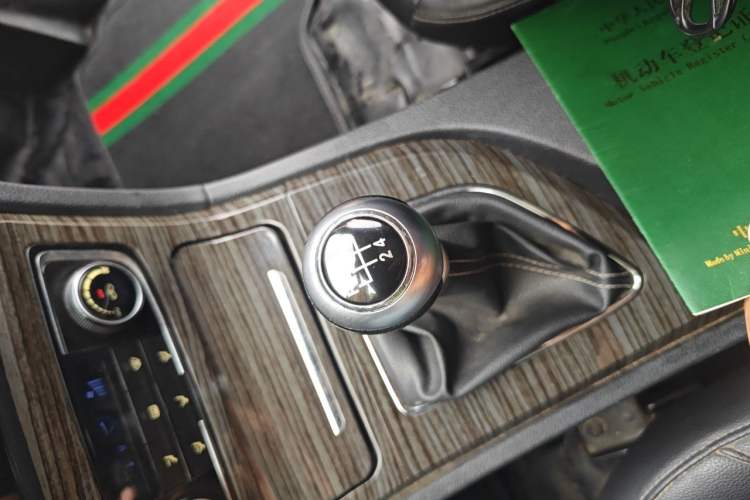 Used Zotye T600 2016 1.5T Manual Luxury Model Gear Lever