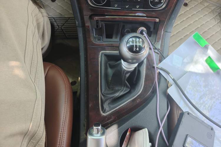 Used Zotye T600 2016 1.5T Manual Elite Edition Gear Lever