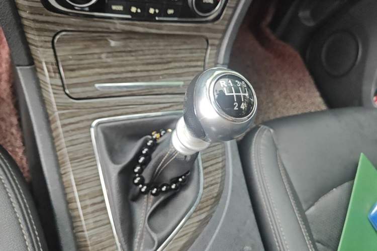 Used Zotye T600 2016 1.5T Manual Luxury Edition Gear Lever