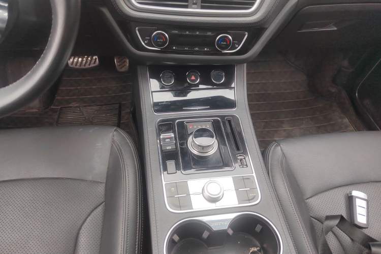 Used Zotye T600 2016 Sport Edition 2.0T DCT Luxury Model Gear Lever