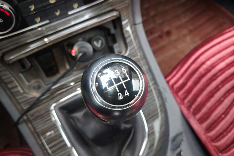 Used Zotye T600 2016 1.5T Manual Luxury Model Gear Lever