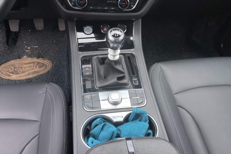 Used Zotye T600 2016 Sport Edition 1.5T Manual Luxury Model Gear Lever