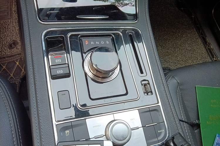 Used Zotye T600 2016 Sport Edition 2.0T DCT Luxury Model Gear Lever