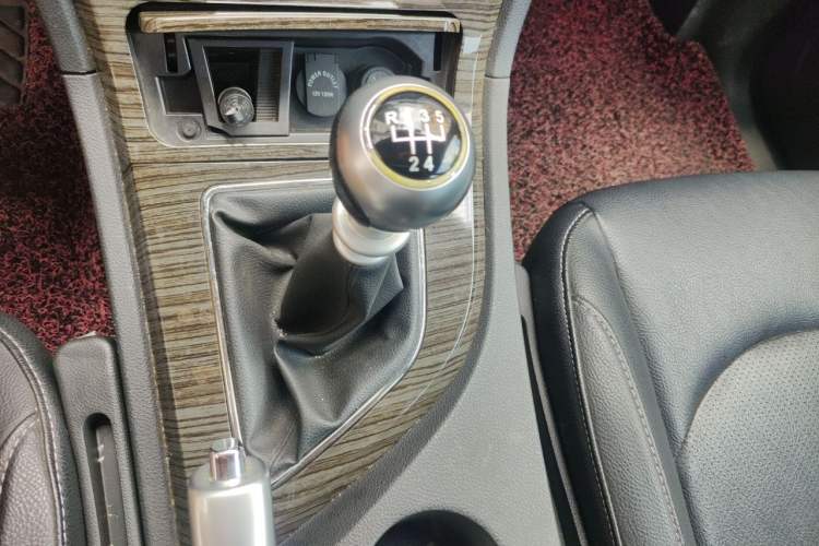 Used Zotye T600 2016 1.5T Manual Luxury Model Gear Lever