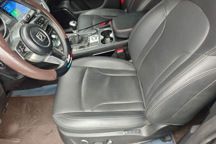 Used Zotye T600 2016 Sport Edition 1.5T Manual Luxury Model Left Front Seat
