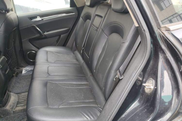 Used Zotye T600 2016 2.0T DCT Prestige Edition Left Rear Seat