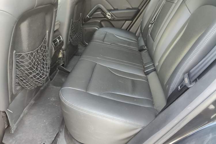 Used Zotye T600 2016 Sport Edition 2.0T DCT Prestige Model Left Rear Seat