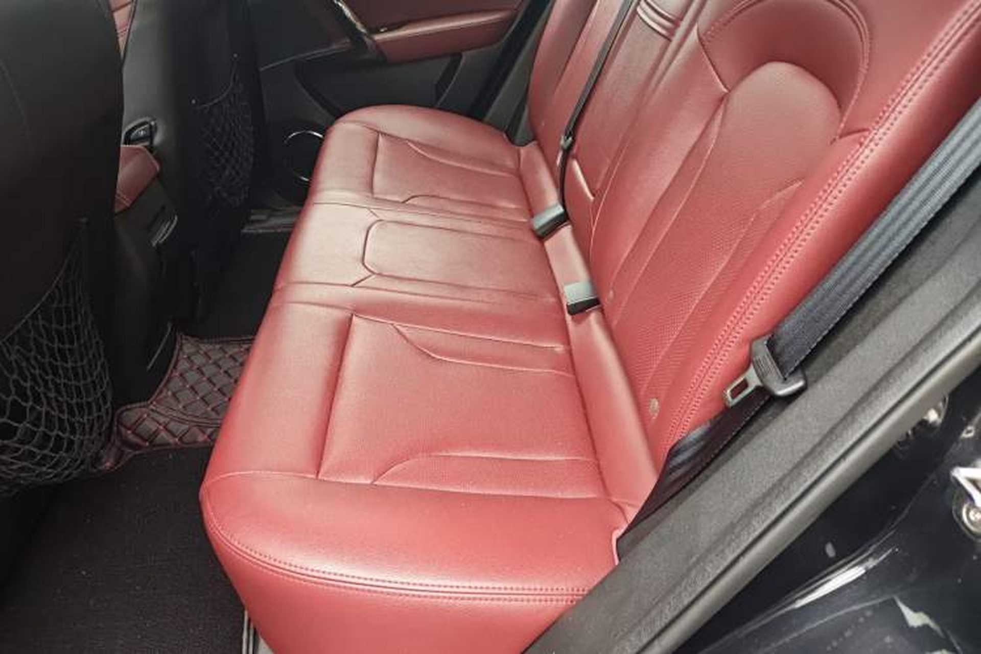 Used Zotye T600 2016 Family Edition 2.0T Manual Luxury Version Left Rear Seat