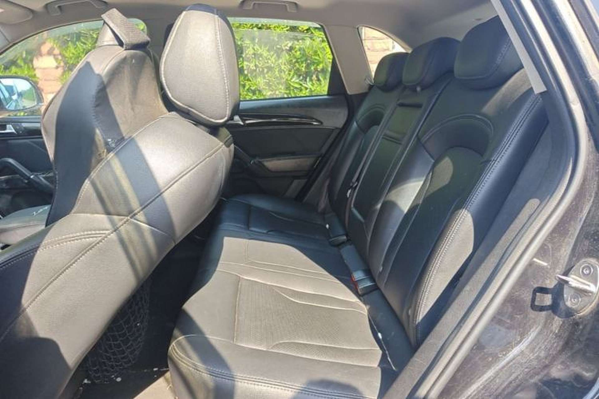 Used Zotye T600 2016 Sport Edition 2.0T DCT Luxury Model Left Rear Seat
