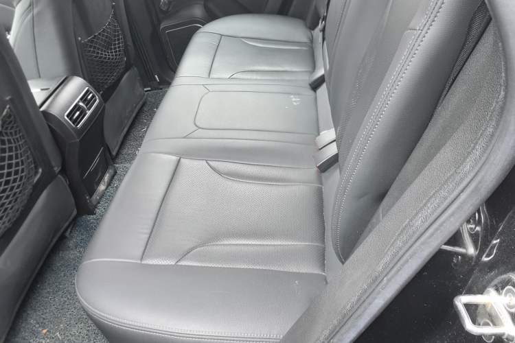Used Zotye T600 2016 Sport Edition 1.5T Manual Luxury Model Left Rear Seat