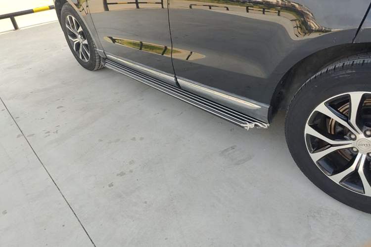 Used Zotye T600 2016 Sport Edition 2.0T DCT Prestige Model Left Side Sill