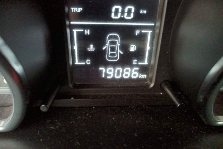 Used Zotye T600 2016 1.5T Manual Elite Edition Odometer Close Up