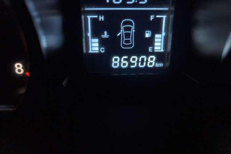 Used Zotye T600 2016 1.5T Manual Luxury Edition Odometer Close Up