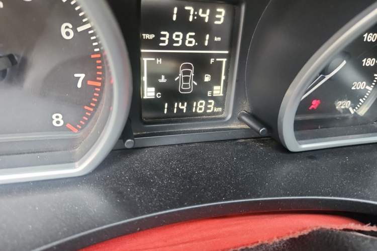 Used Zotye T600 2016 1.5T Manual Luxury Edition Odometer Close Up