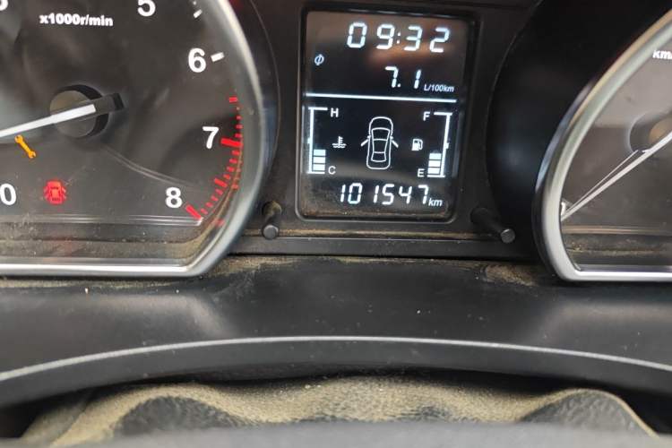 Used Zotye T600 2016 1.5T Manual Luxury Model Odometer Close Up
