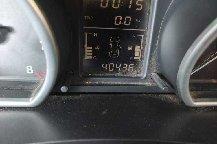 Used Zotye T600 2016 1.5T Manual Elite Edition Odometer Close Up