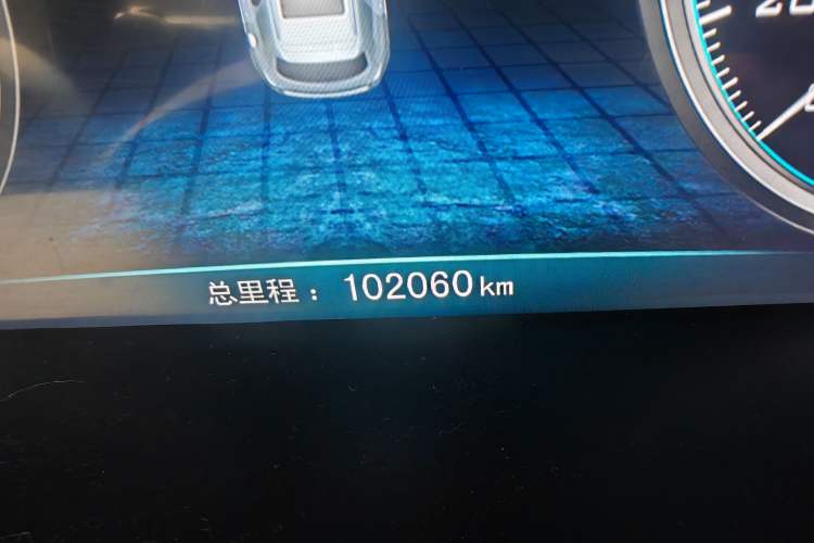 Used Zotye T600 2016 2.0T DCT Prestige Edition Odometer Close Up