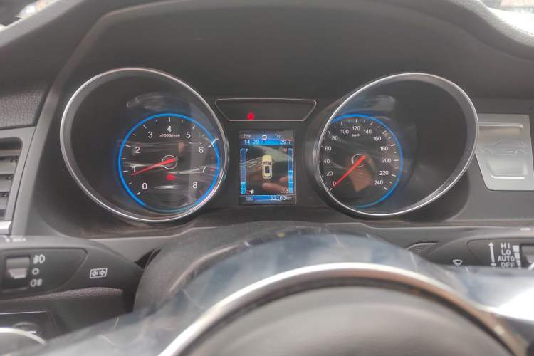 Used Zotye T600 2016 Sport Edition 2.0T DCT Luxury Model Odometer Close Up