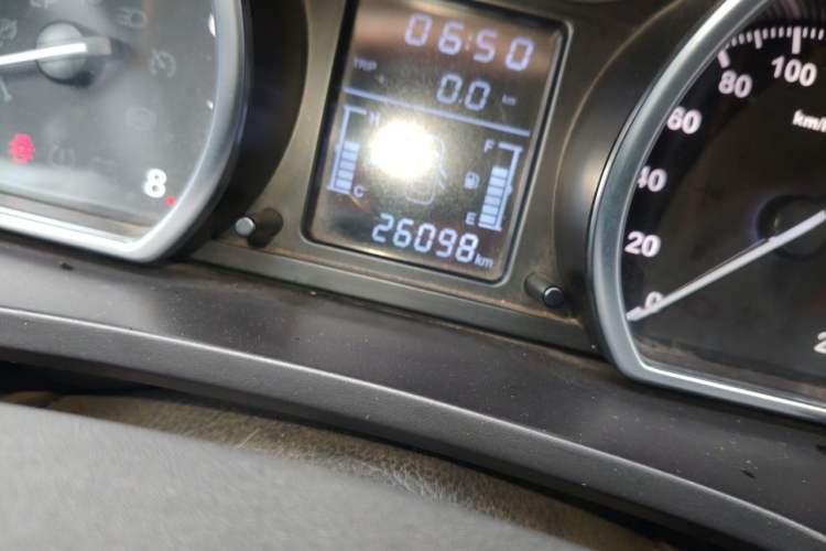 Used Zotye T600 2016 1.5T Manual Luxury Model Odometer Close Up