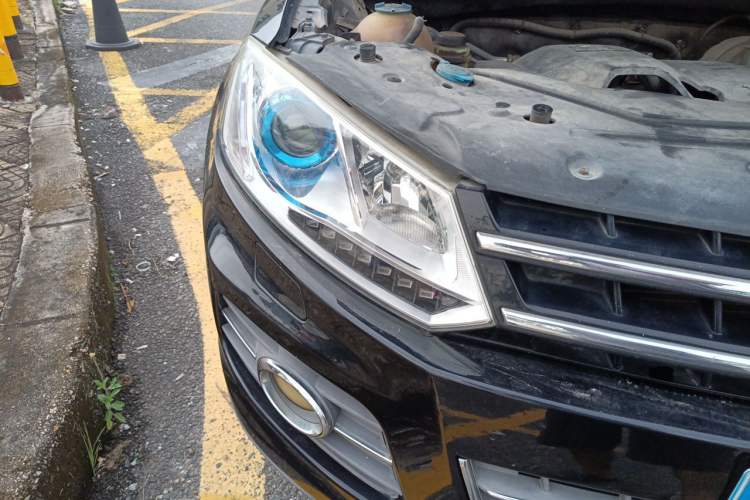 Used Zotye T600 2016 1.5T Manual Elite Edition Right Front Headlight
