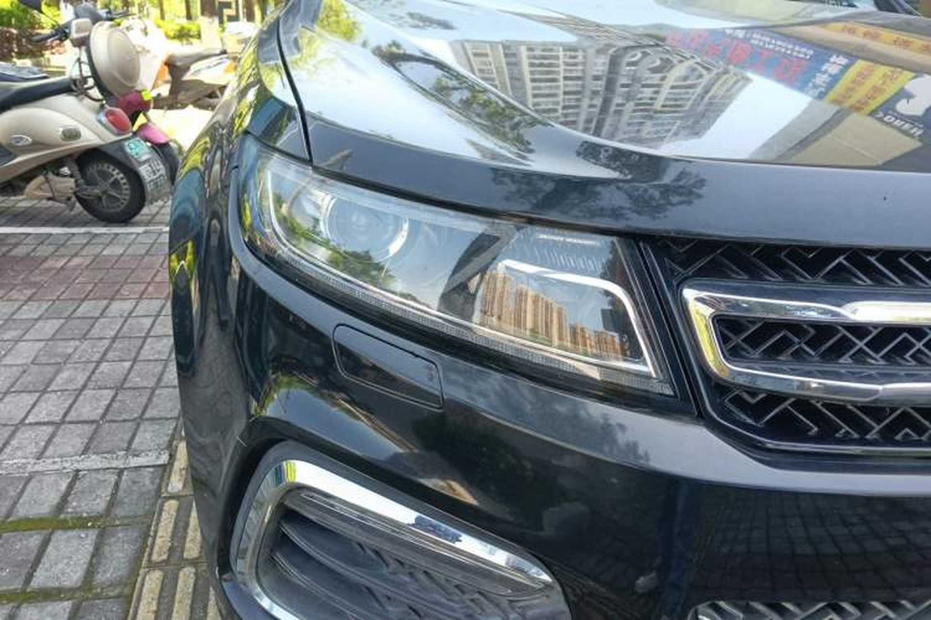 Used Zotye T600 2016 Sport Edition 2.0T DCT Luxury Model Right Front Headlight