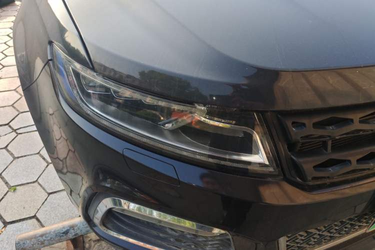 Used Zotye T600 2016 Sport Edition 2.0T DCT Prestige Model Right Front Headlight