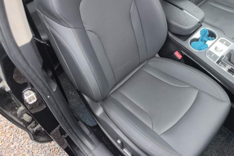 Used Zotye T600 2016 Sport Edition 1.5T Manual Luxury Model Right Front Seat