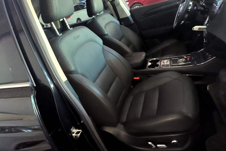 Used Zotye T600 2016 Sport Edition 2.0T DCT Prestige Model Right Front Seat