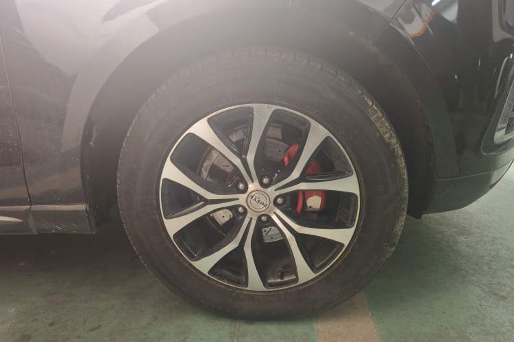 Used Zotye T600 2016 2.0T DCT Prestige Edition Right Front Wheel Hub