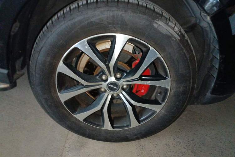 Used Zotye T600 2016 Sport Edition 2.0T DCT Prestige Model Right Front Wheel Hub