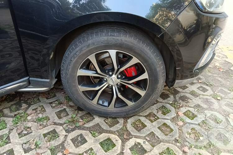 Used Zotye T600 2016 Sport Edition 2.0T DCT Luxury Model Right Front Wheel Hub