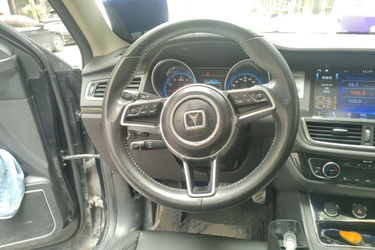 Used Zotye T600 2016 Sport Edition 2.0T DCT Luxury Model Steering Wheel
