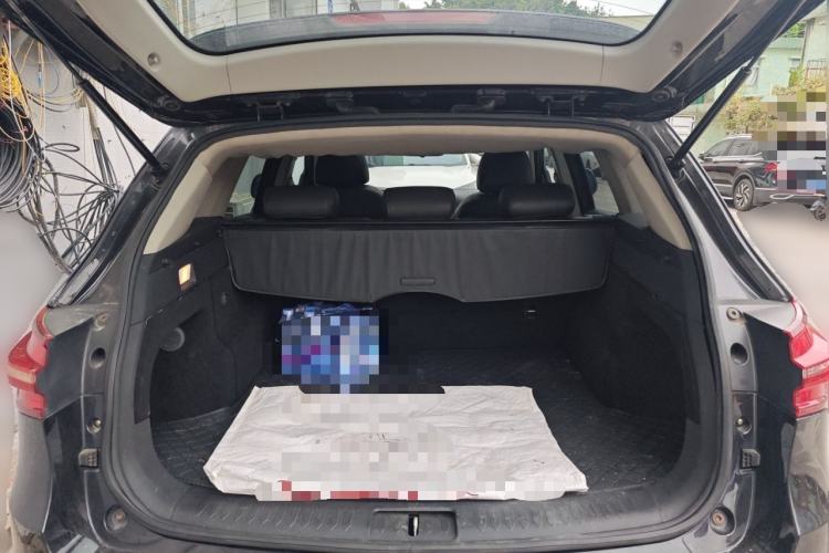 Used Zotye T600 2016 Sport Edition 2.0T DCT Luxury Model Trunk
