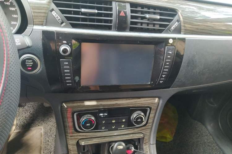 Used Zotye T600 2016 1.5T Manual Luxury Model Audio And AC Panel