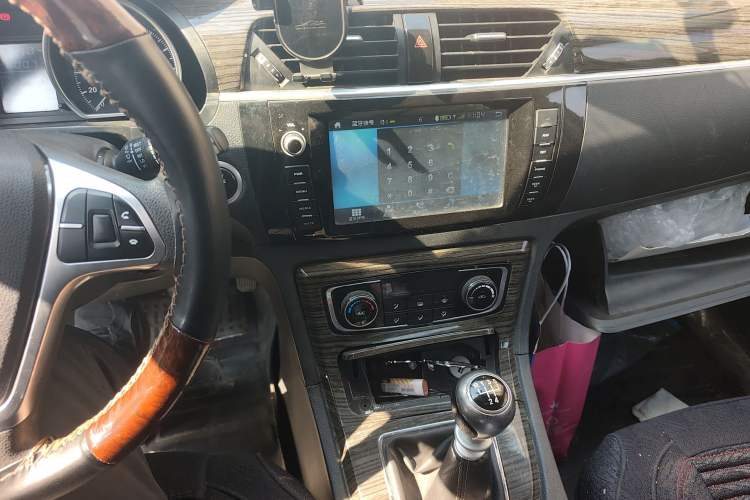 Used Zotye T600 2016 1.5T Manual Luxury Model Audio And AC Panel