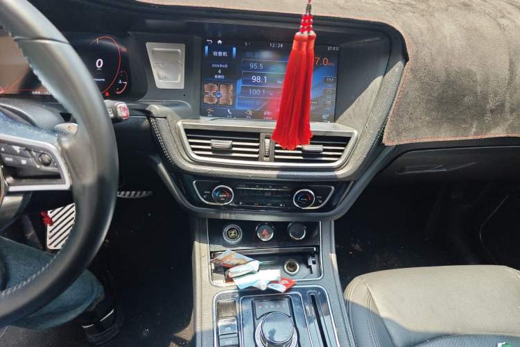 Used Zotye T600 2016 Sport Edition 2.0T DCT Prestige Model Audio And AC Panel