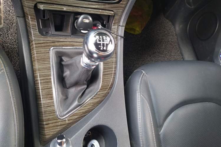Used Zotye T600 2016 1.5T Manual Luxury Model Gear Lever