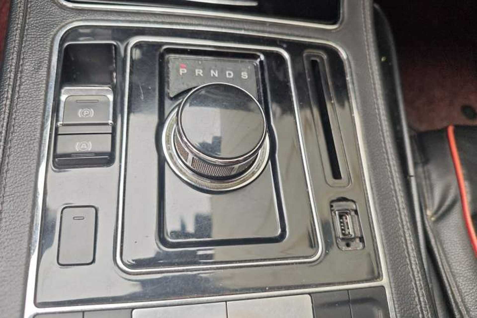 Used Zotye T600 2016 Sport Edition 2.0T DCT Luxury Model Gear Lever