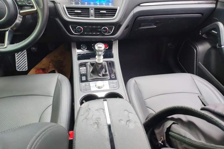 Used Zotye T600 2016 Sport Edition 1.5T Manual Prestige Model Gear Lever