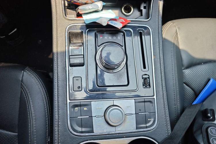 Used Zotye T600 2016 Sport Edition 2.0T DCT Prestige Model Gear Lever
