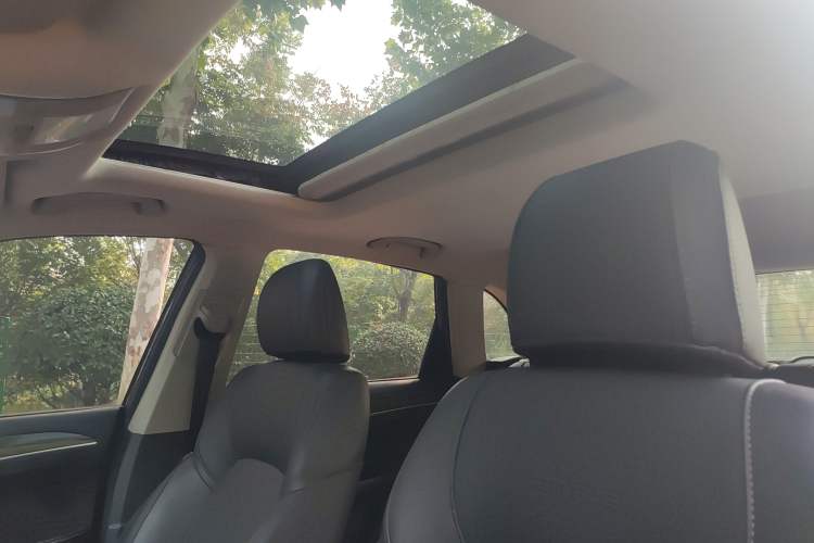Used Zotye T600 2016 1.5T Manual Luxury Model Interior 1